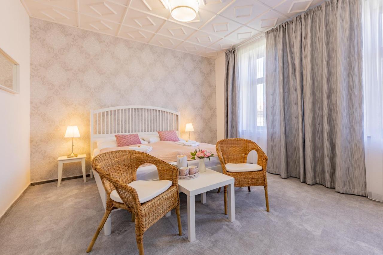 Hotel Amadeus 捷克布杰约维采 外观 照片