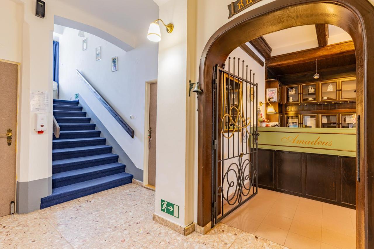 Hotel Amadeus 捷克布杰约维采 外观 照片