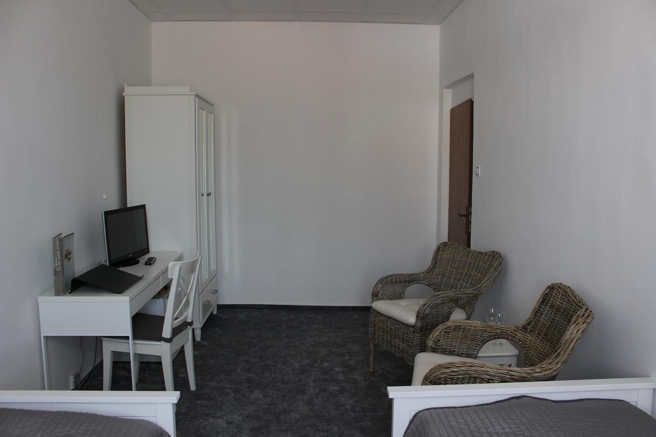 Hotel Amadeus 捷克布杰约维采 外观 照片